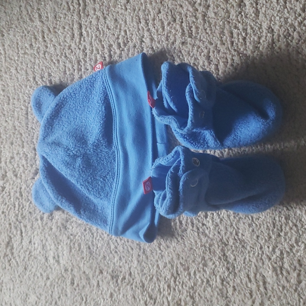 Zutano hat and bootie set